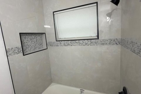 Villa ou maison à vendre à North Lauderdale, Floride: 4 chambres, 128.58 m2 № 2083423 - photo 3