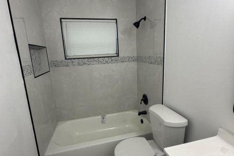 Villa ou maison à vendre à North Lauderdale, Floride: 4 chambres, 128.58 m2 № 2083423 - photo 2