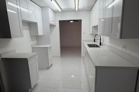 Villa ou maison à vendre à North Lauderdale, Floride: 4 chambres, 128.58 m2 № 2083423 - photo 14