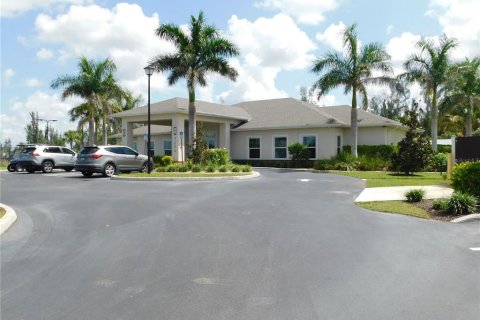 House in Punta Gorda, Florida 3 bedrooms, 155.33 sq.m. № 1906537 - photo 24
