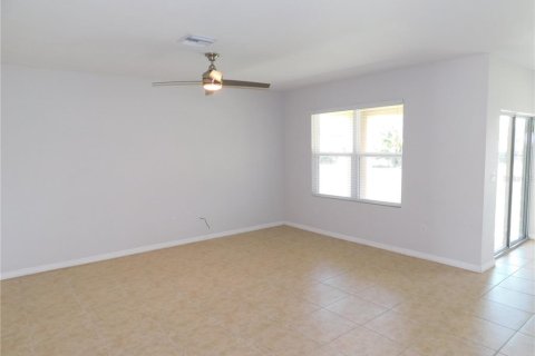 House in Punta Gorda, Florida 3 bedrooms, 155.33 sq.m. № 1906537 - photo 3
