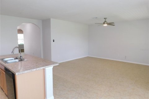 House in Punta Gorda, Florida 3 bedrooms, 155.33 sq.m. № 1906537 - photo 5