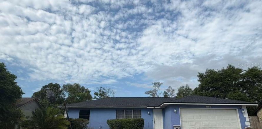 Villa ou maison à Deltona, Floride 3 chambres, 124.21 m2 № 2419201