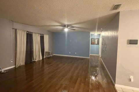 Villa ou maison à vendre à Deltona, Floride: 3 chambres, 124.21 m2 № 2419201 - photo 4
