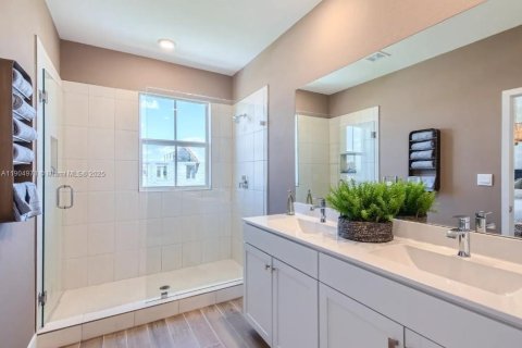 Снять в аренду таунхаус в Пемброк-Пайнс, Флорида 4 спальни, 209.96м2, № 1956088 - фото 14