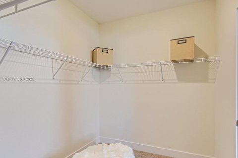 Снять в аренду таунхаус в Пемброк-Пайнс, Флорида 4 спальни, 209.96м2, № 1956088 - фото 13