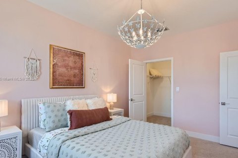 Снять в аренду таунхаус в Пемброк-Пайнс, Флорида 4 спальни, 209.96м2, № 1956088 - фото 19