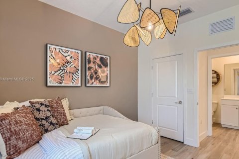 Снять в аренду таунхаус в Пемброк-Пайнс, Флорида 4 спальни, 209.96м2, № 1956088 - фото 8