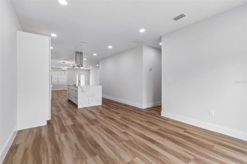 Villa ou maison à vendre à Tampa, Floride: 3 chambres, 153.75 m2 № 2196520 - photo 20