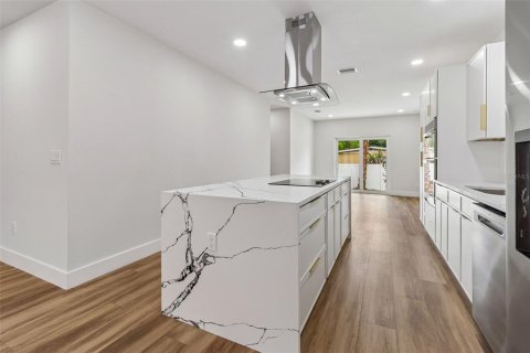 Villa ou maison à vendre à Tampa, Floride: 3 chambres, 153.75 m2 № 2196520 - photo 13