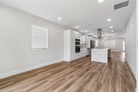 Villa ou maison à vendre à Tampa, Floride: 3 chambres, 153.75 m2 № 2196520 - photo 21