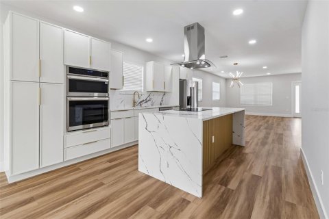 Villa ou maison à vendre à Tampa, Floride: 3 chambres, 153.75 m2 № 2196520 - photo 17