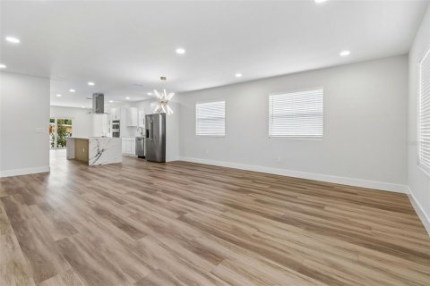 Villa ou maison à vendre à Tampa, Floride: 3 chambres, 153.75 m2 № 2196520 - photo 8