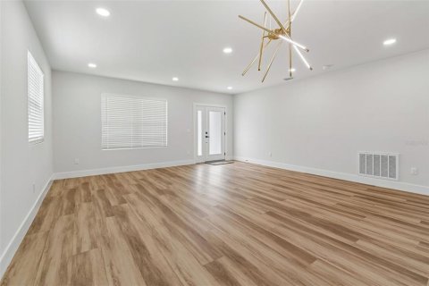 Villa ou maison à vendre à Tampa, Floride: 3 chambres, 153.75 m2 № 2196520 - photo 10