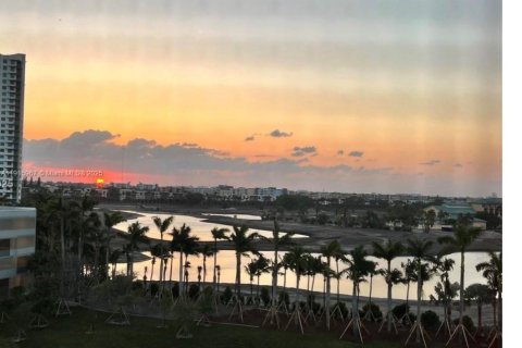 Copropriété à vendre à Hallandale Beach, Floride: 2 chambres, 106.84 m2 № 1972566 - photo 30