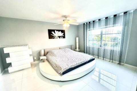 Copropriété à vendre à Hallandale Beach, Floride: 2 chambres, 106.84 m2 № 1972566 - photo 7