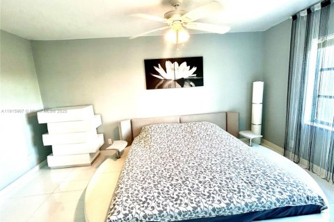 Copropriété à vendre à Hallandale Beach, Floride: 2 chambres, 106.84 m2 № 1972566 - photo 23