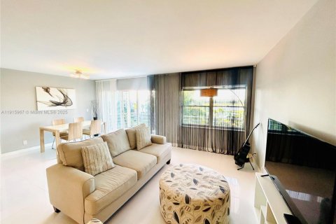 Copropriété à vendre à Hallandale Beach, Floride: 2 chambres, 106.84 m2 № 1972566 - photo 19