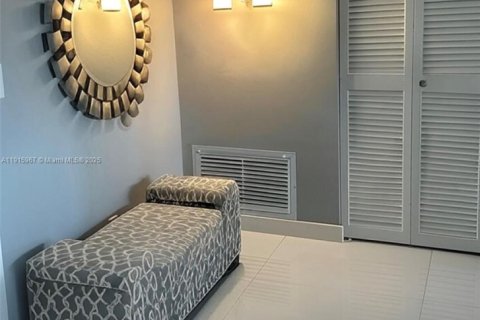 Copropriété à vendre à Hallandale Beach, Floride: 2 chambres, 106.84 m2 № 1972566 - photo 10