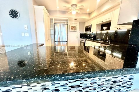Copropriété à vendre à Hallandale Beach, Floride: 2 chambres, 106.84 m2 № 1972566 - photo 4