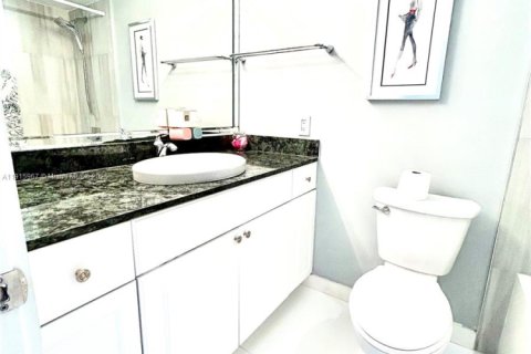 Copropriété à vendre à Hallandale Beach, Floride: 2 chambres, 106.84 m2 № 1972566 - photo 8