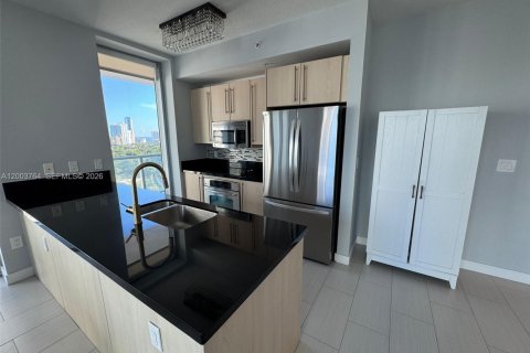 Condo in Miami, Florida, 2 bedrooms  № 2068850 - photo 6