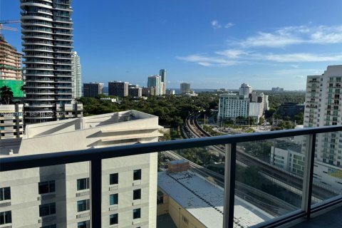 Condo in Miami, Florida, 2 bedrooms  № 2068850 - photo 3