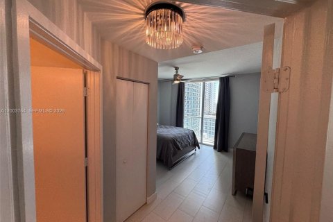 Condo in Miami, Florida, 2 bedrooms  № 2068850 - photo 7