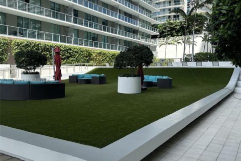 Condo in Miami, Florida, 2 bedrooms  № 2068850 - photo 26