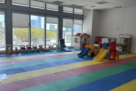 Condo in Miami, Florida, 2 bedrooms  № 2068850 - photo 18