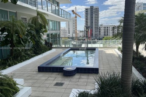 Condo in Miami, Florida, 2 bedrooms  № 2068850 - photo 15