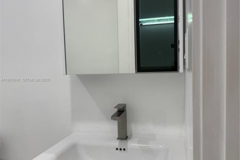 Propiedad comercial en alquiler en Pembroke Pines, Florida, 1 dormitorio, 168.34 m2 № 1992191 - foto 14