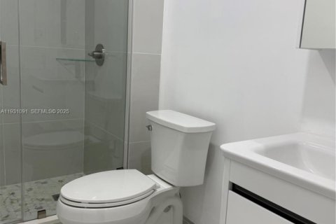 Propiedad comercial en alquiler en Pembroke Pines, Florida, 1 dormitorio, 168.34 m2 № 1992191 - foto 15