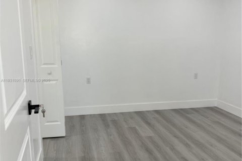 Propiedad comercial en alquiler en Pembroke Pines, Florida, 1 dormitorio, 168.34 m2 № 1992191 - foto 11