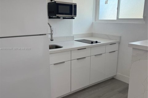 Propiedad comercial en alquiler en Pembroke Pines, Florida, 1 dormitorio, 168.34 m2 № 1992191 - foto 6