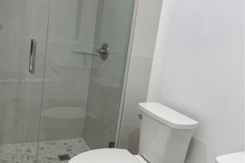 Propiedad comercial en alquiler en Pembroke Pines, Florida, 1 dormitorio, 168.34 m2 № 1992191 - foto 17