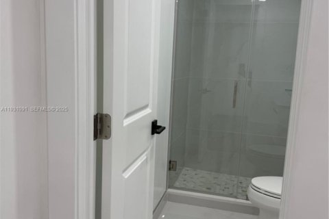 Propiedad comercial en alquiler en Pembroke Pines, Florida, 1 dormitorio, 168.34 m2 № 1992191 - foto 18