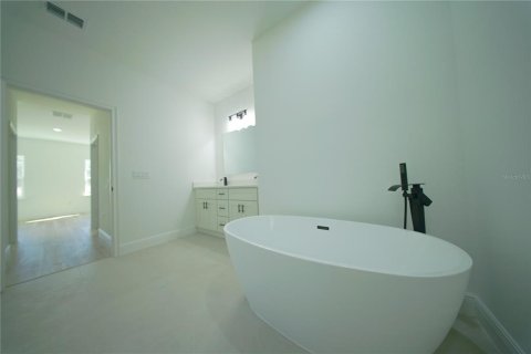 House in Ocala, Florida 4 bedrooms, 173.26 sq.m. № 2107021 - photo 9