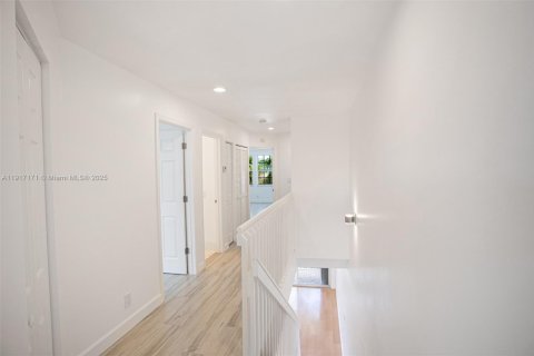 Купить таунхаус в Дирфилд-Бич, Флорида 3 спальни, 200.11м2, № 1972400 - фото 28