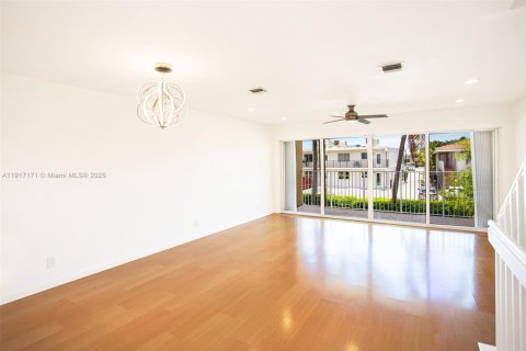 Купить таунхаус в Дирфилд-Бич, Флорида 3 спальни, 200.11м2, № 1972400 - фото 8