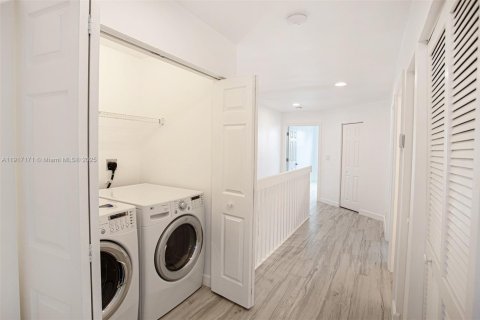 Купить таунхаус в Дирфилд-Бич, Флорида 3 спальни, 200.11м2, № 1972400 - фото 29