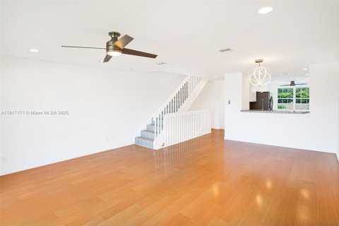 Купить таунхаус в Дирфилд-Бич, Флорида 3 спальни, 200.11м2, № 1972400 - фото 9