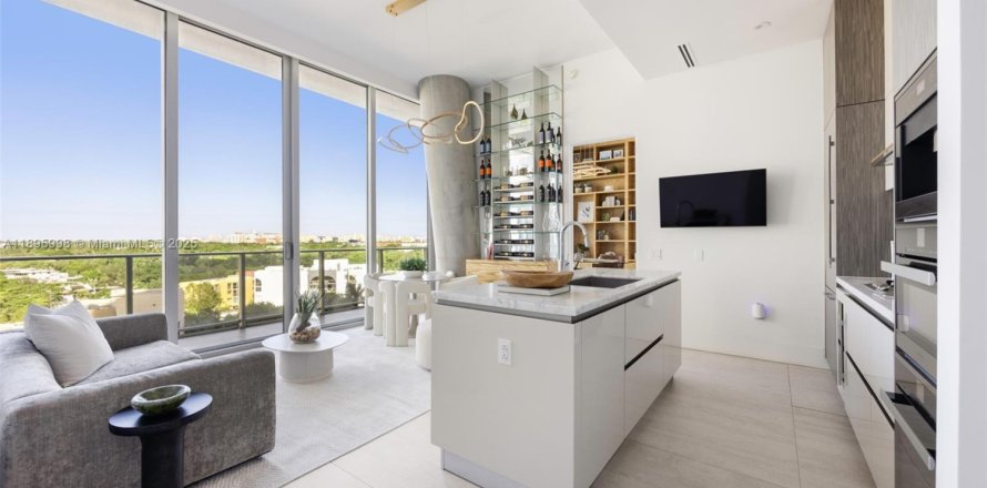 Condo in Miami, Florida, 2 bedrooms № 1948980