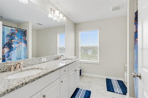 House in Wesley Chapel, Florida 4 bedrooms, 240.52 sq.m. № 2117918 - photo 29