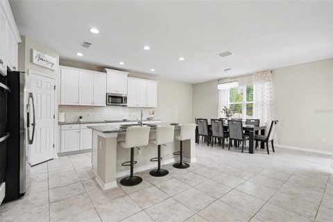 House in Wesley Chapel, Florida 4 bedrooms, 240.52 sq.m. № 2117918 - photo 12
