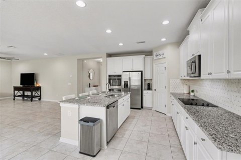 House in Wesley Chapel, Florida 4 bedrooms, 240.52 sq.m. № 2117918 - photo 13
