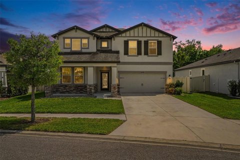 House in Wesley Chapel, Florida 4 bedrooms, 240.52 sq.m. № 2117918 - photo 4