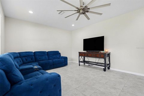 House in Wesley Chapel, Florida 4 bedrooms, 240.52 sq.m. № 2117918 - photo 9
