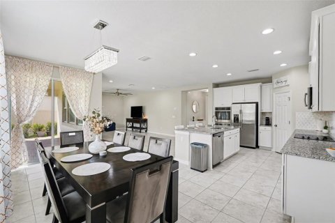 House in Wesley Chapel, Florida 4 bedrooms, 240.52 sq.m. № 2117918 - photo 15