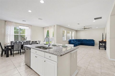 House in Wesley Chapel, Florida 4 bedrooms, 240.52 sq.m. № 2117918 - photo 14